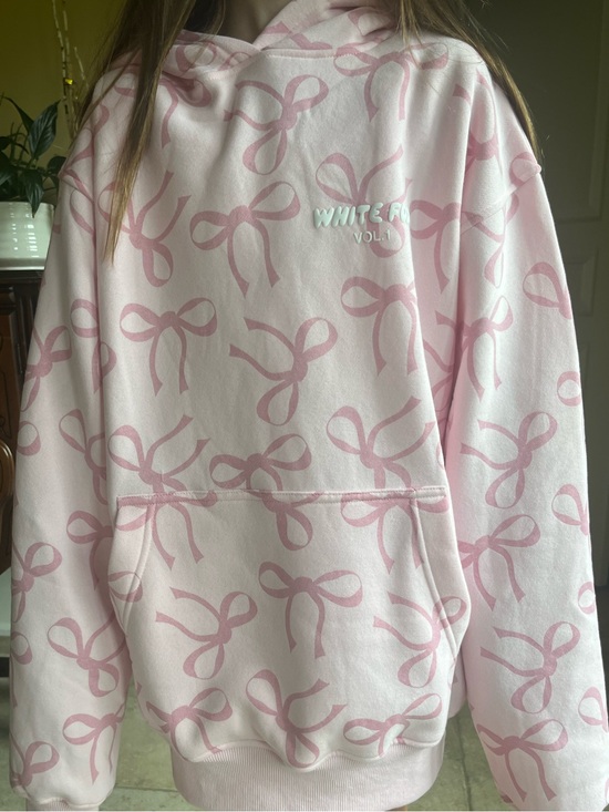 White Fox Boutique Sweaters - White Fox oversized printed hoodie posy bow